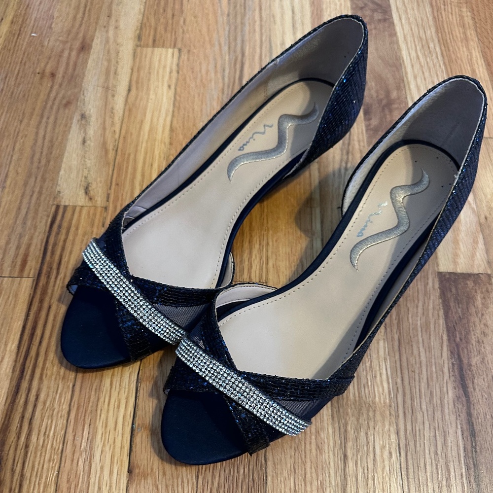 Navy blue formal shoes